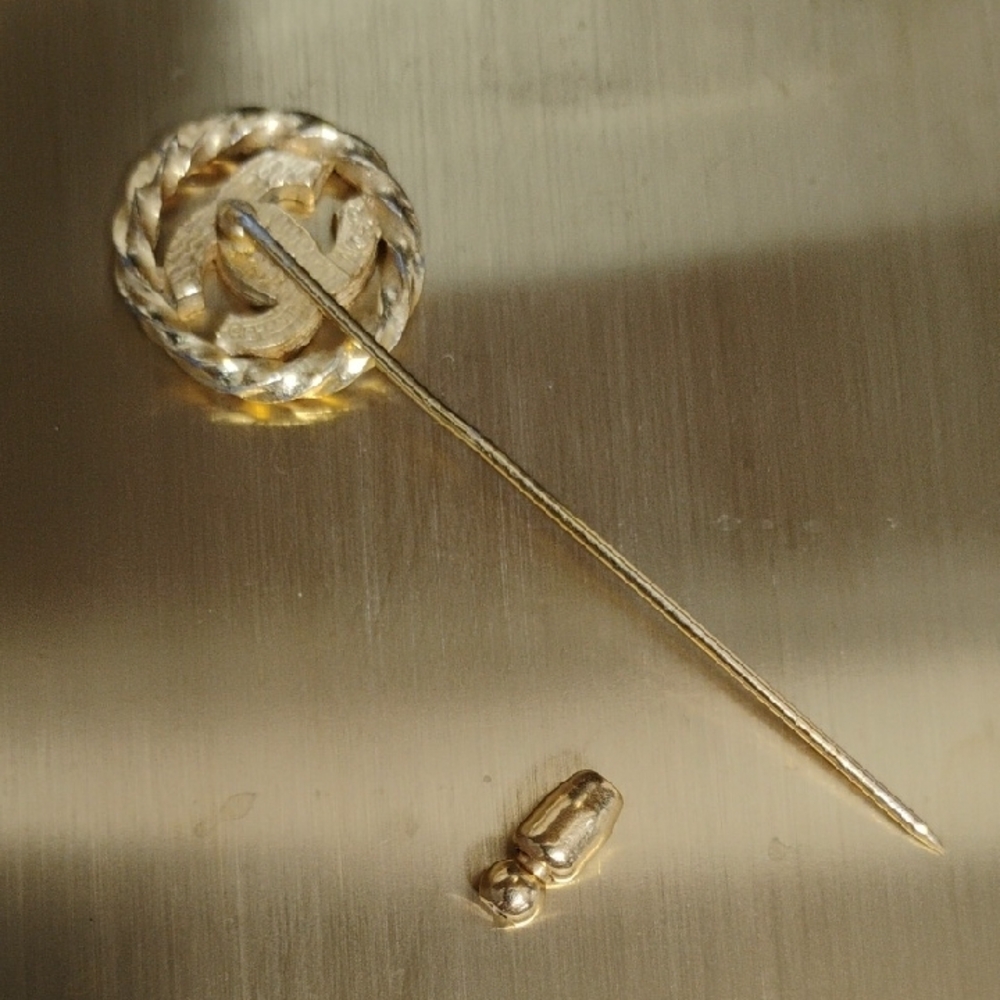 SALE! Auth CHANEL Coco Gold Crystal Lapel Pin Brooch W Crystal Details & Box - Picture 6 of 9